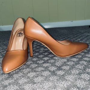 Brown Pump